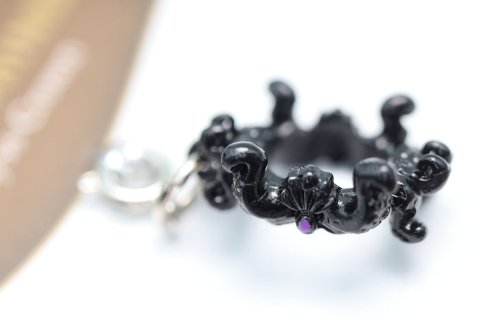 Traveler's Trinkets: Abyss Crown Charm