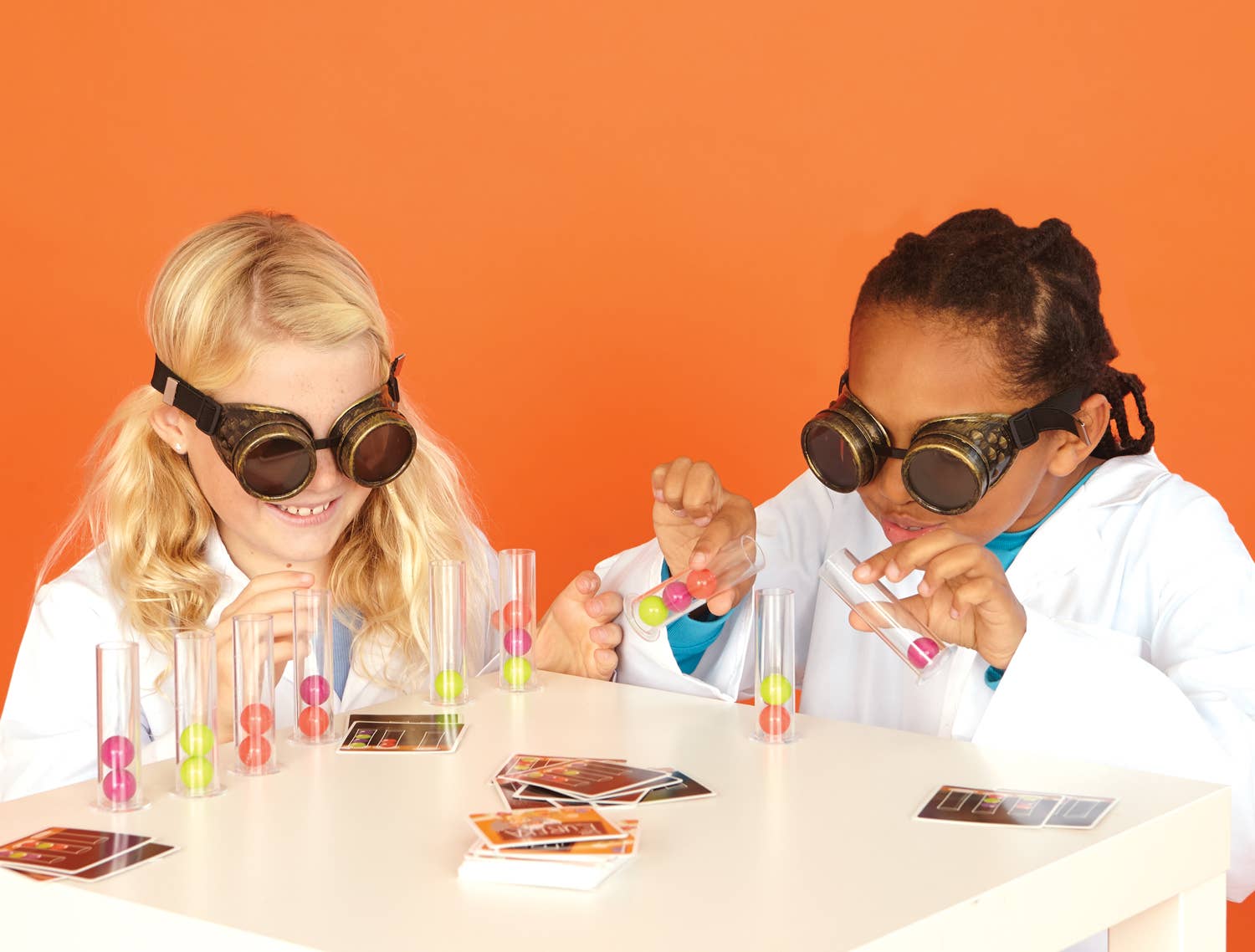 Dr. Eureka : Mix the molecules, master the formula! | D20 Games