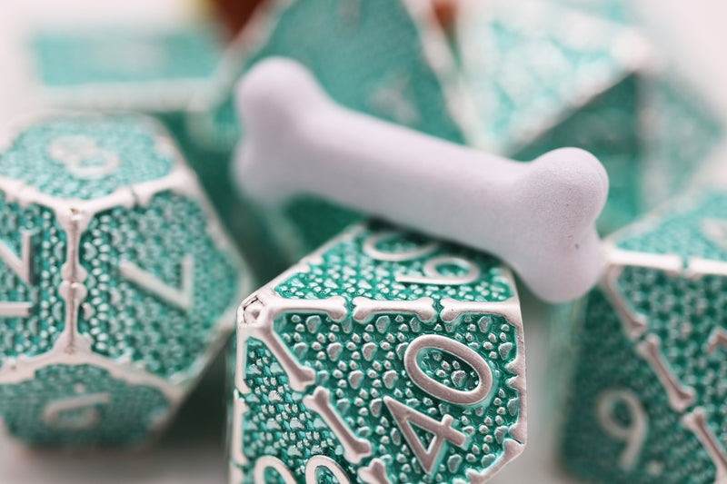 Grassy Paw Prints Metal RPG Dice Set Metal Dice Foam Brain Games